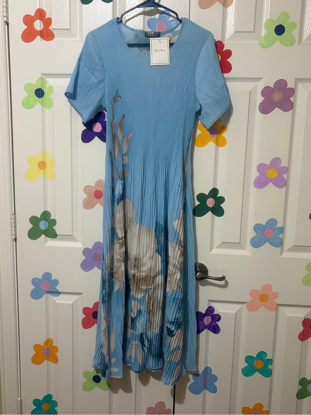Blue Floral Pleated Woman’s dress. Elegant & comfortable. NWT. H 46 in, Bust 21